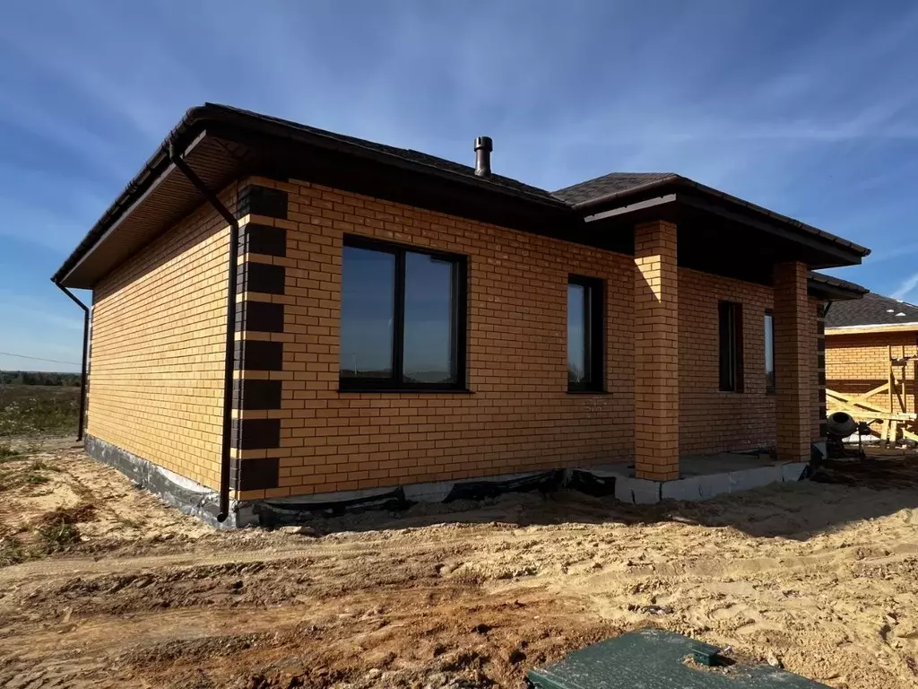 Дом в Калужская область, Жуковский муниципальный округ, Корсаково ... - Фото 1