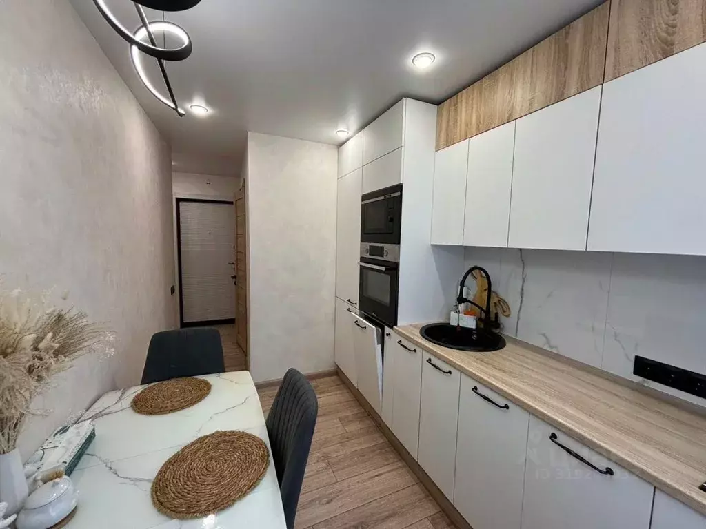 3-к кв. Кемеровская область, Новокузнецк ул. Тольятти, 53 (59.5 м) - Фото 0