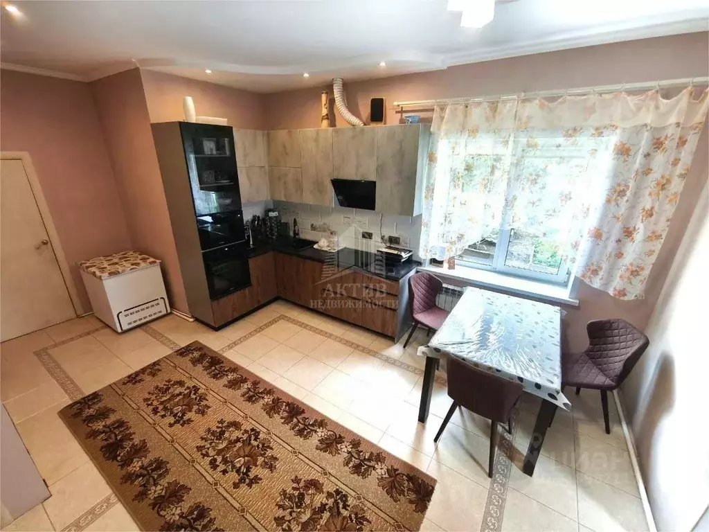 Дом в Красноярский край, Красноярск Авиационная ул., 46 (182 м) - Фото 1