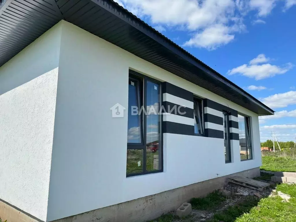 Дом в Башкортостан, Стерлитамакский район, Отрадовский сельсовет, с. ... - Фото 1