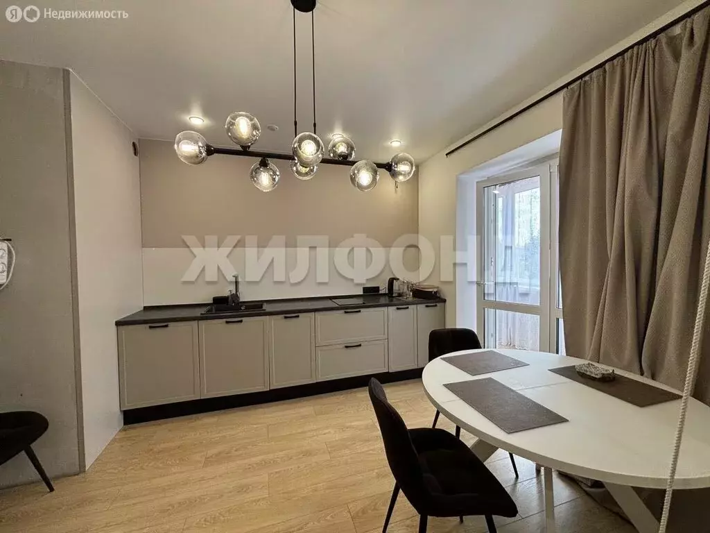 2-комнатная квартира: Иркутск, Байкальская улица, 289/8 (56.6 м) - Фото 0
