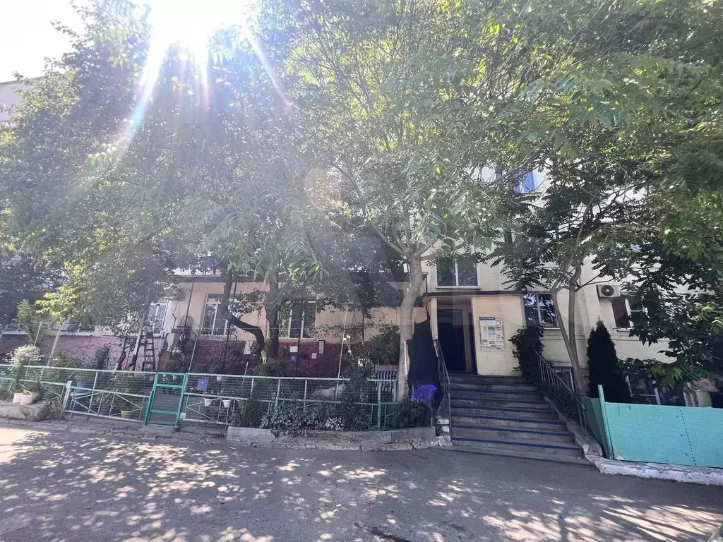 Комната 13 м в 5-к., 1/5 эт. - Фото 0