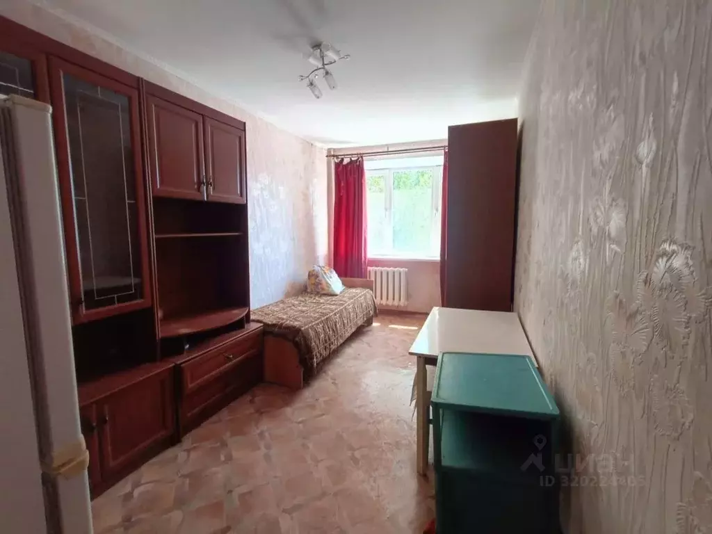 Комната Астраханская область, Астрахань ул. Безжонова, 2 (12.8 м) - Фото 1
