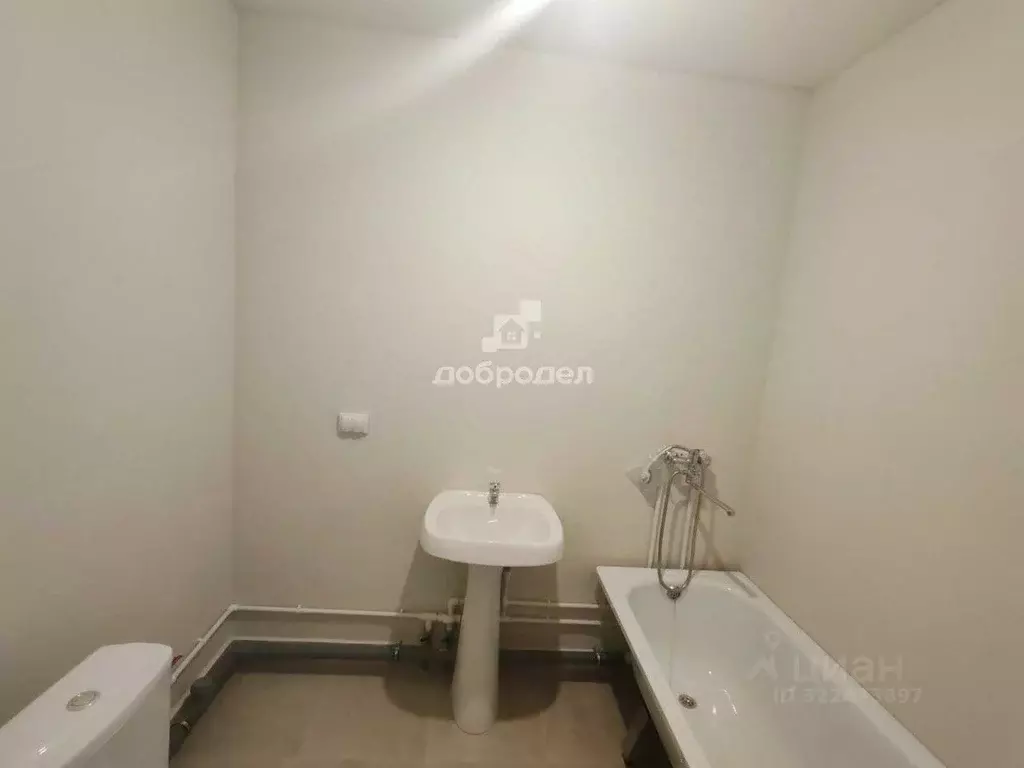 2-к кв. Свердловская область, Среднеуральск Сосновая ул., 2 (57.45 м) - Фото 2