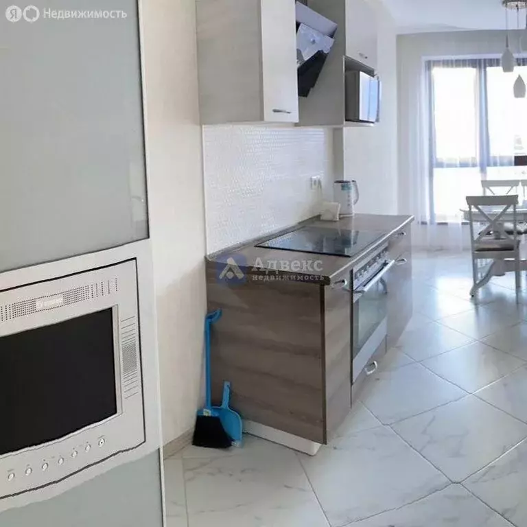 2-комнатная квартира: Тюмень, улица Максима Горького, 68 (78 м) - Фото 1