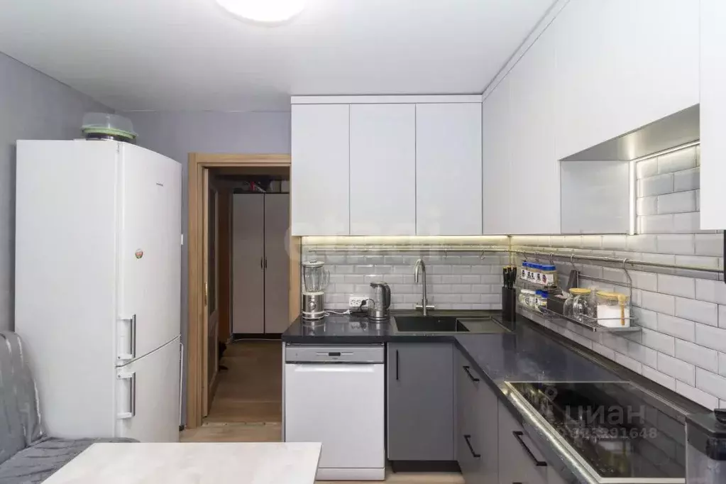 2-к кв. Тюменская область, Тюмень ул. Николая Чаплина, 123 (50.9 м) - Фото 1