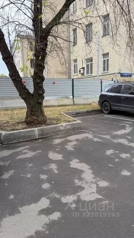 Гараж в Москва Малый Патриарший пер., 3 (12 м) - Фото 1