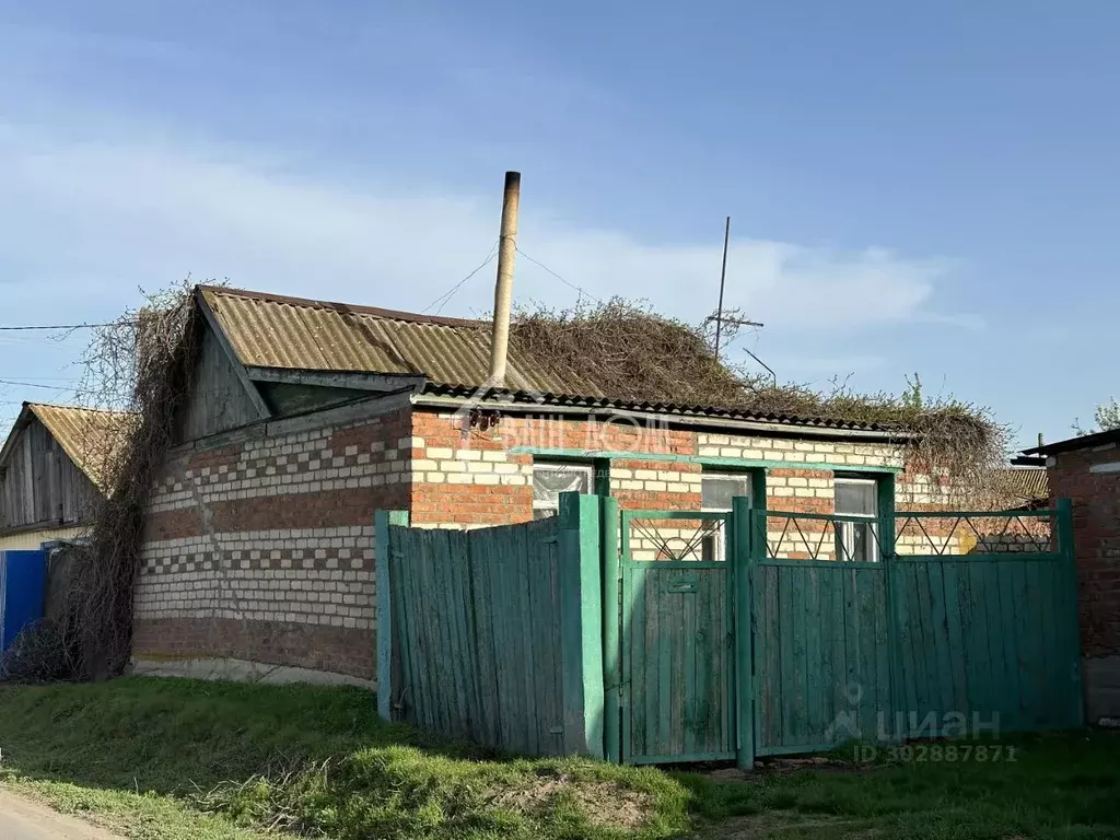 Дом в Астраханская область, Ахтубинск ул. Чапаева, 16 (40 м) - Фото 0