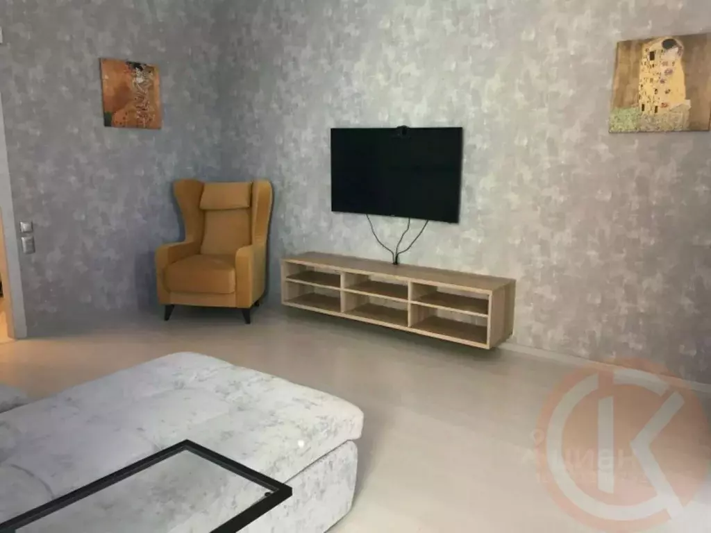 2-к кв. Крым, Симферополь ул. Генерала Родионова, 3Б (58.0 м) - Фото 0