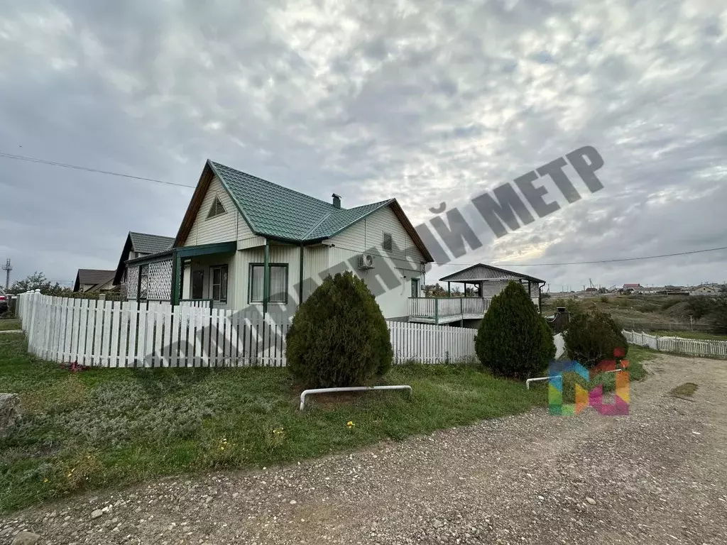 Дом в Калмыкия, Элиста Витражная ул. (144 м) - Фото 1