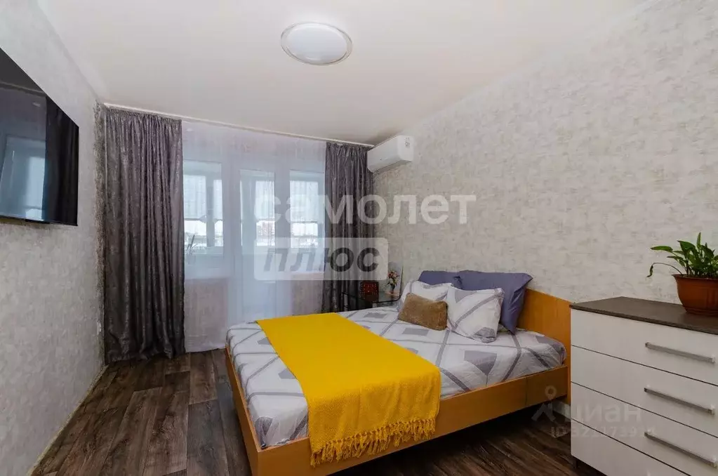 3-к кв. Челябинская область, Челябинск ул. Чайковского, 185 (65.7 м) - Фото 1