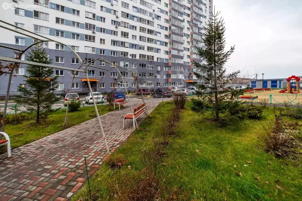 1-комнатная квартира: Тюмень, улица Бакинских Комиссаров, 1 (44 м) - Фото 2