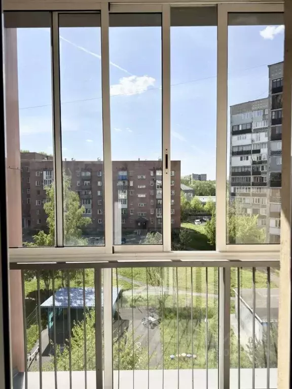 1-к кв. Кемеровская область, Новокузнецк ул. Батюшкова, 4Б (48.8 м) - Фото 2