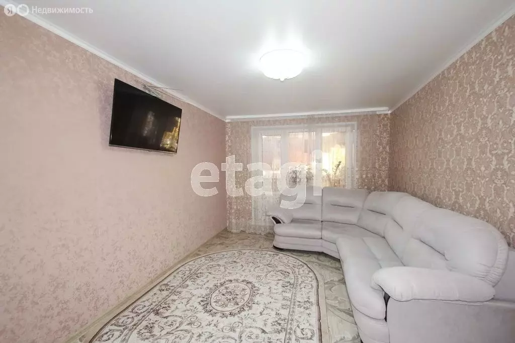 2-комнатная квартира: Тобольск, 7-й микрорайон, 8 (50 м) - Фото 0