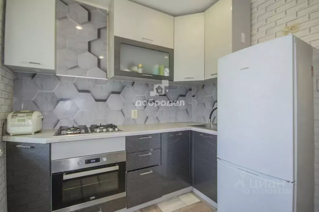 3-к кв. Свердловская область, Екатеринбург ул. Авиаторов, 9 (55.0 м) - Фото 2