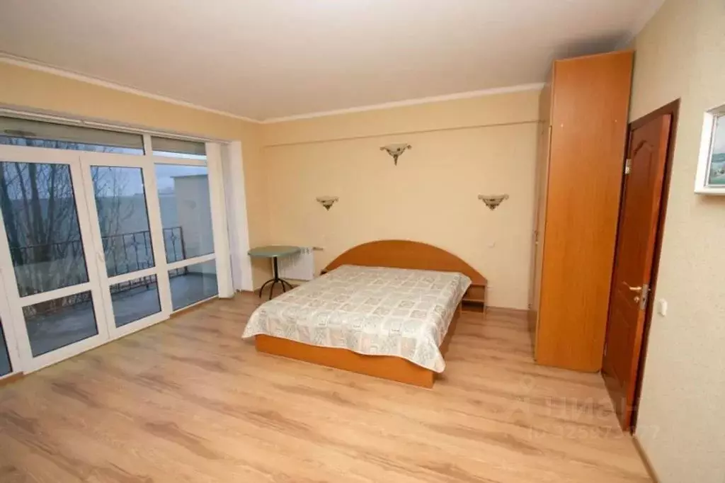 Дом в Крым, Феодосия ул. Курортная, 42 (200 м) - Фото 1