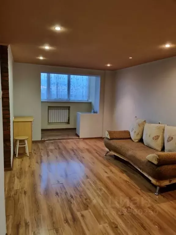 Студия Свердловская область, Екатеринбург ул. Учителей, 8 (30.0 м) - Фото 1