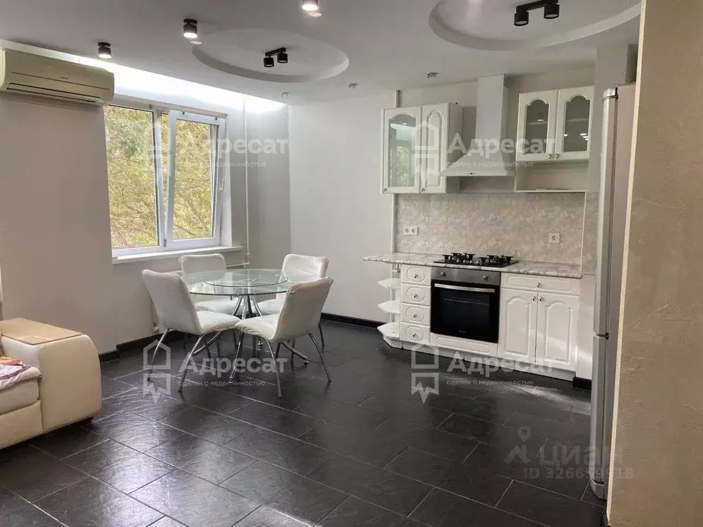 3-к кв. Волгоградская область, Волгоград ул. Космонавтов, 17 (66.8 м) - Фото 2