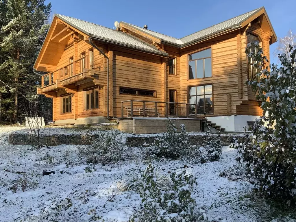 Дом в Красноярский край, Красноярск городской округ, пос. Минино  (375 ... - Фото 1