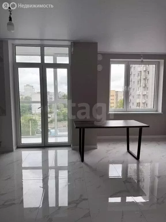 2-комнатная квартира: Калининград, Батальная улица, 65А (60.2 м) - Фото 1