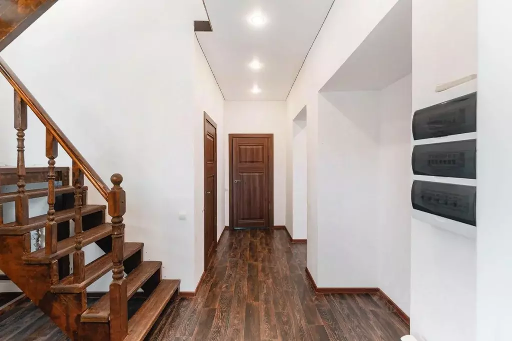 Дом в Омская область, Омск ул. Вавилова, 239 (115 м) - Фото 1