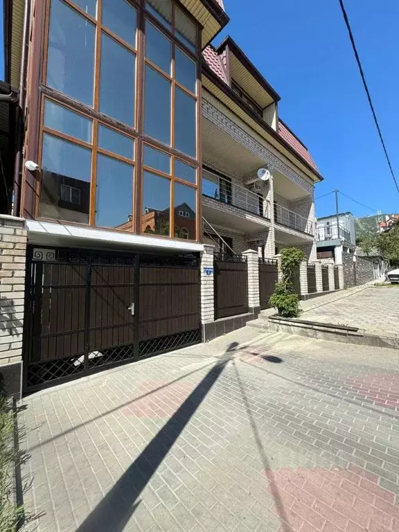 Дом в Краснодарский край, Геленджик ул. Крылова, 5 (600 м) - Фото 0