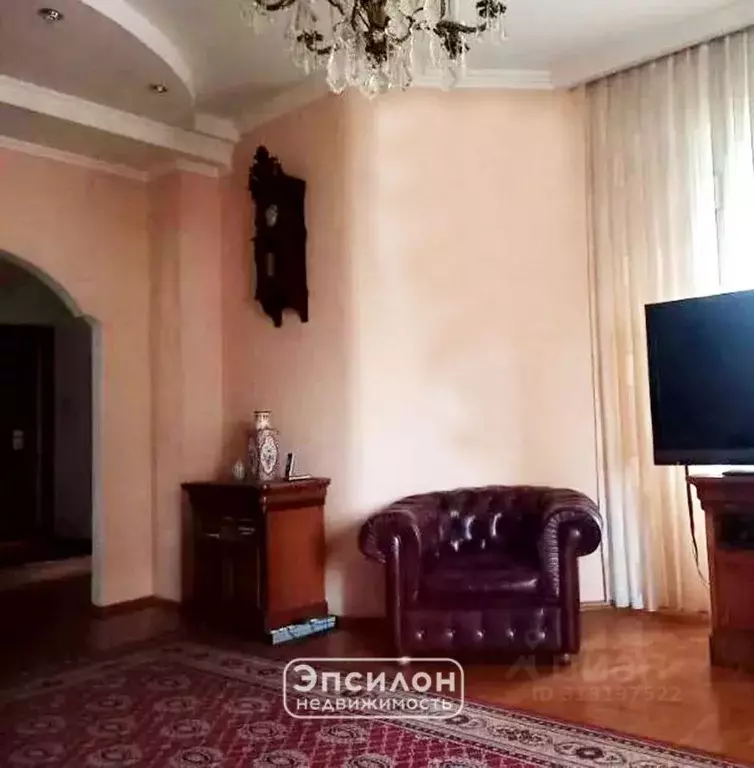 4-к кв. Курская область, Курск ул. Белинского, 3 (152.9 м) - Фото 0