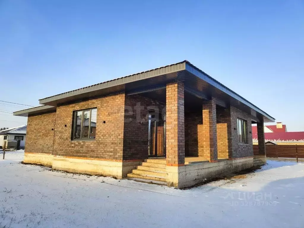 Дом в Башкортостан, Ишимбайский район, Ишеевский сельсовет, д. Восток ... - Фото 1