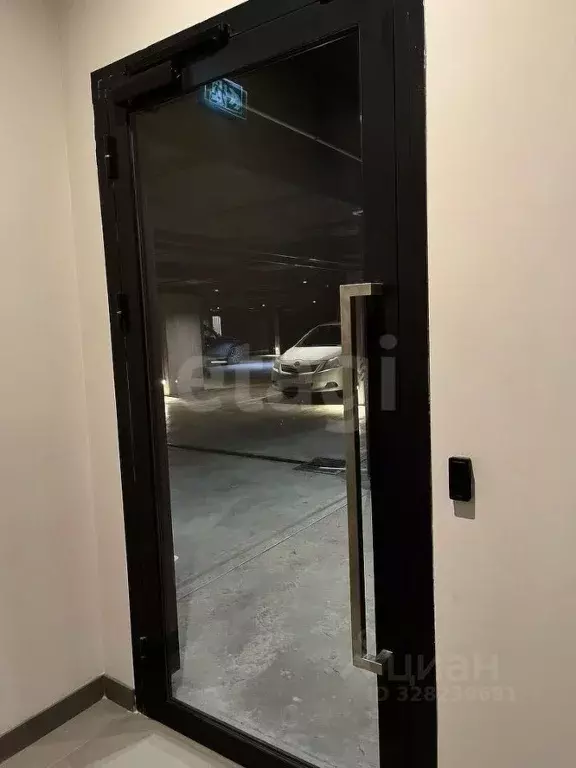 Гараж в Тюменская область, Тюмень Тарманская ул., 26А (14 м) - Фото 1