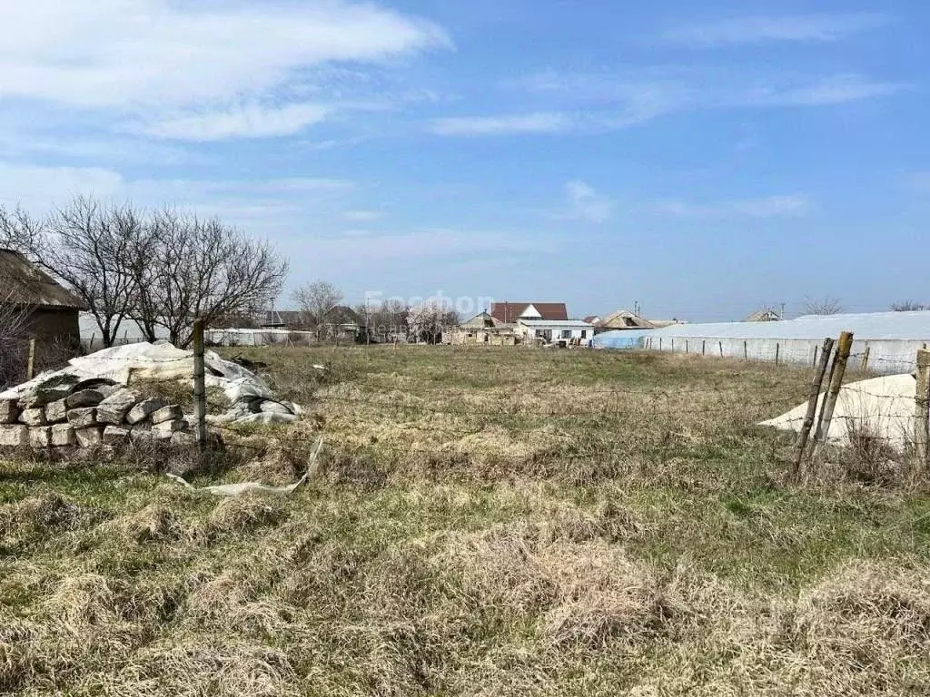 Участок в Крым, Кировский район, Яркополенское с/пос, с. ... - Фото 1