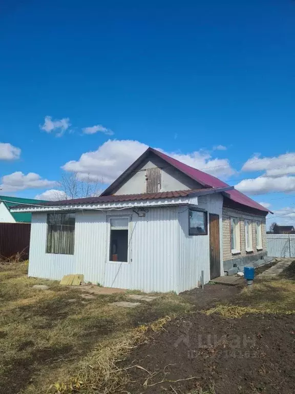 Дом в Башкортостан, Кармаскалинский район, Савалеевский сельсовет, д. ... - Фото 1