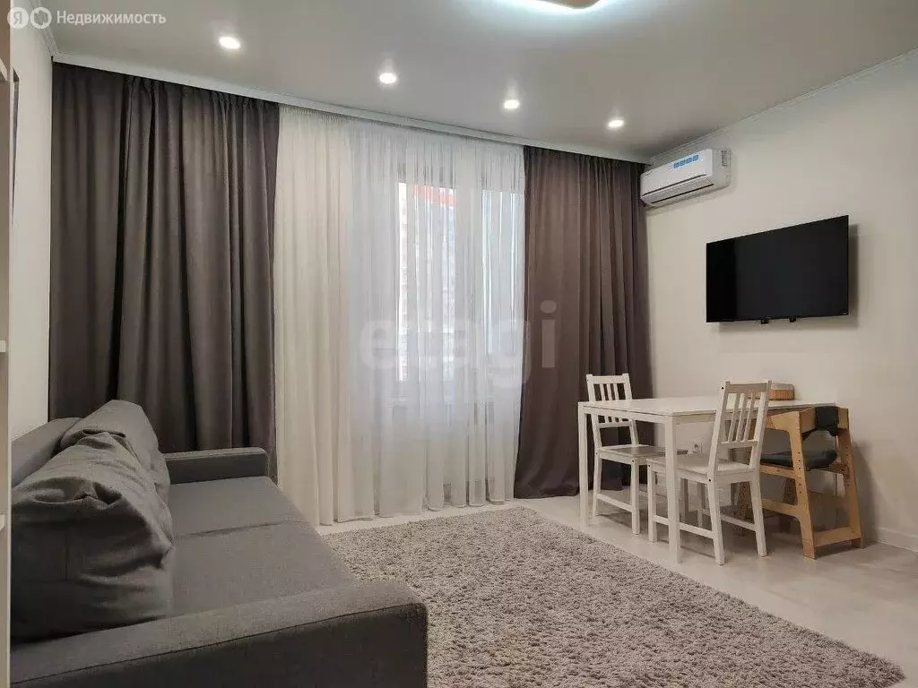 1-комнатная квартира: Тюмень, улица Николая Никитина, 6 (40 м) - Фото 0