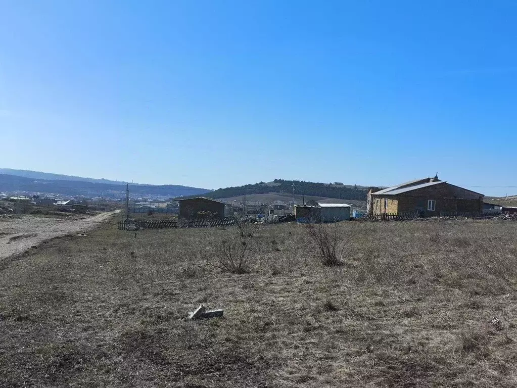 Участок в Крым, Симферопольский район, Трудовское с/пос, с. ... - Фото 1