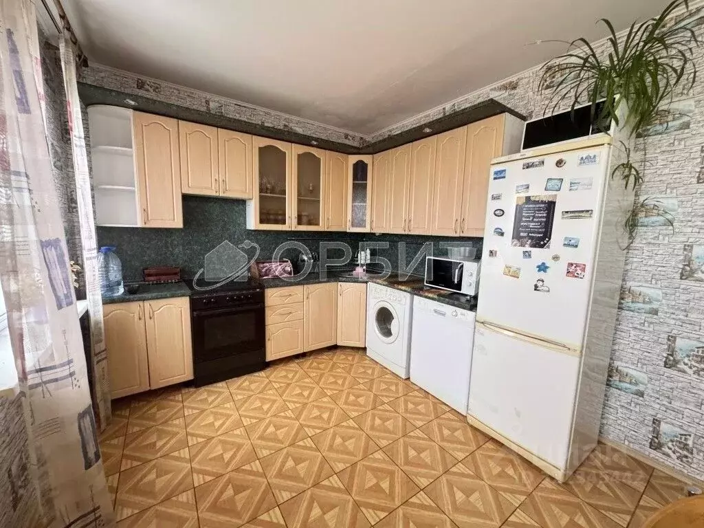 2-к кв. Тюменская область, Тюмень ул. 30 лет Победы, 44 (56.0 м) - Фото 1