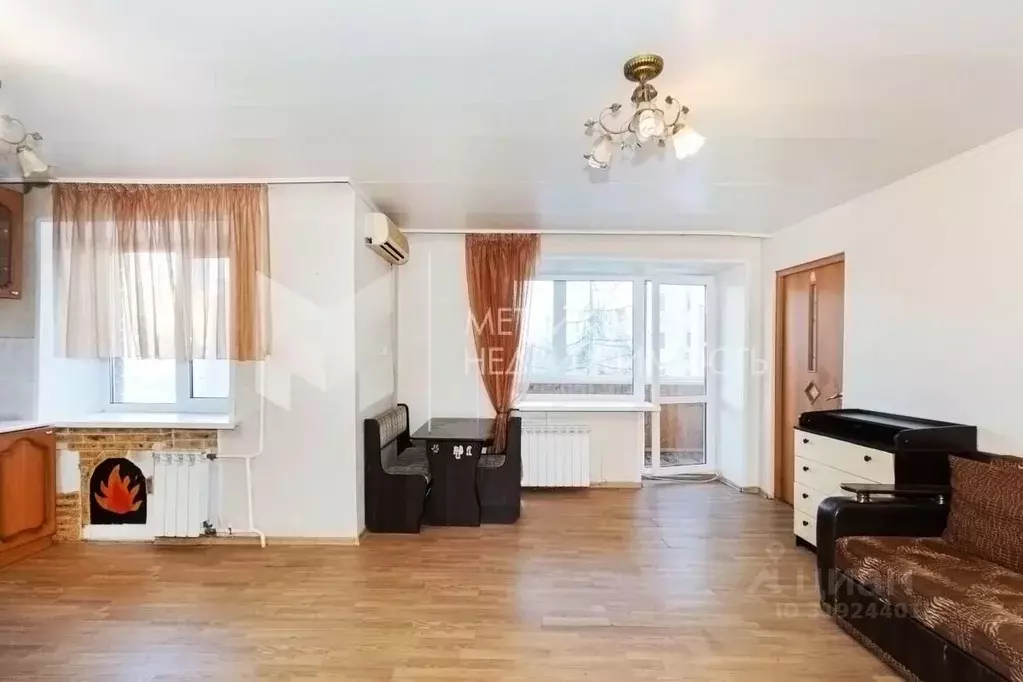 3-к кв. Тюменская область, Тюмень Профсоюзная ул., 17 (70.0 м) - Фото 0