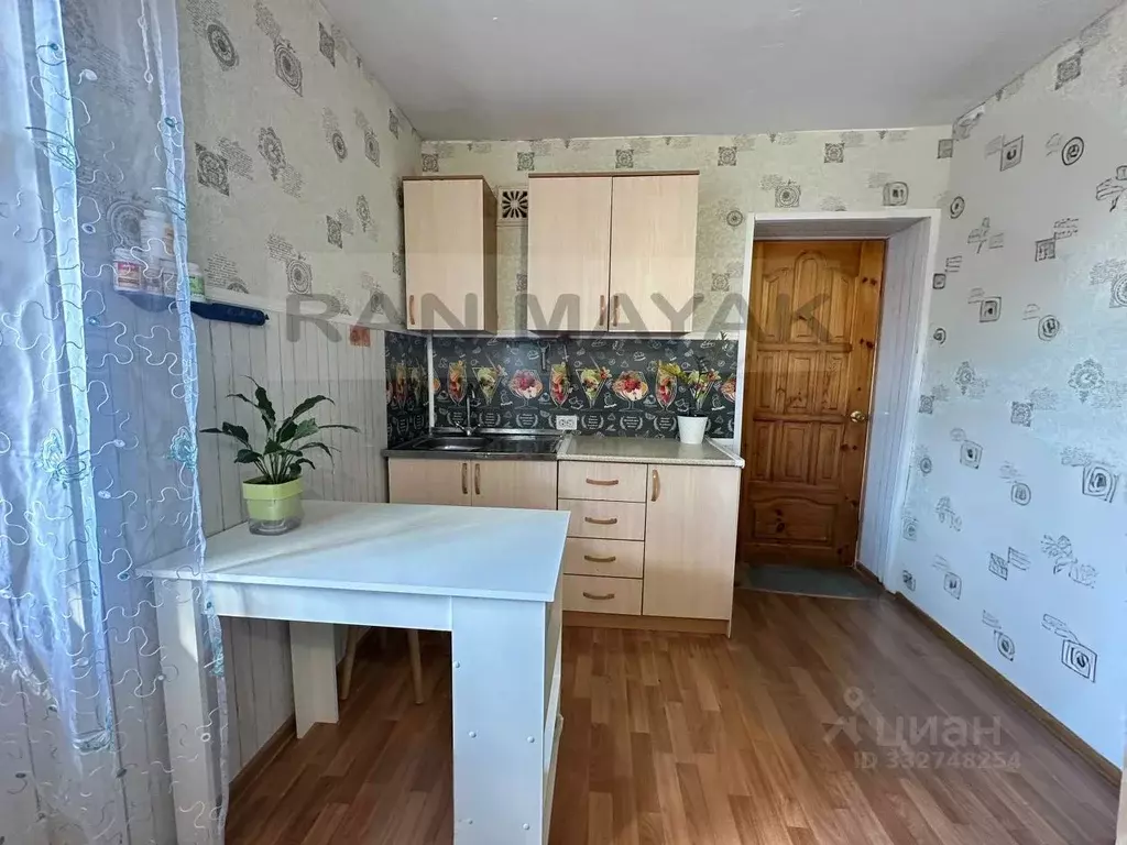 Комната Адыгея, Майкоп ул. Димитрова, 18 (14.7 м) - Фото 1