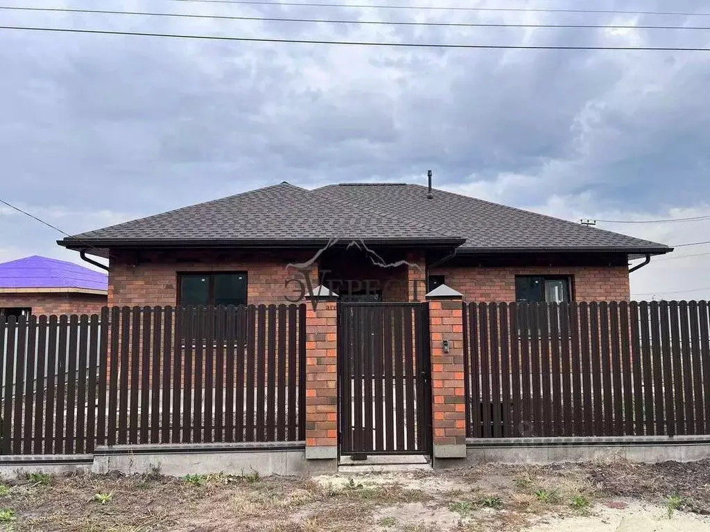 Дом в Белгородская область, Старый Оскол Мирная ул. (100 м) - Фото 0