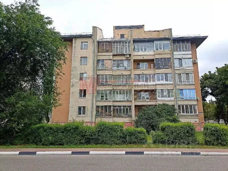 1-к кв. Белгородская область, Старый Оскол Молодогвардеец мкр, 1А ... - Фото 1