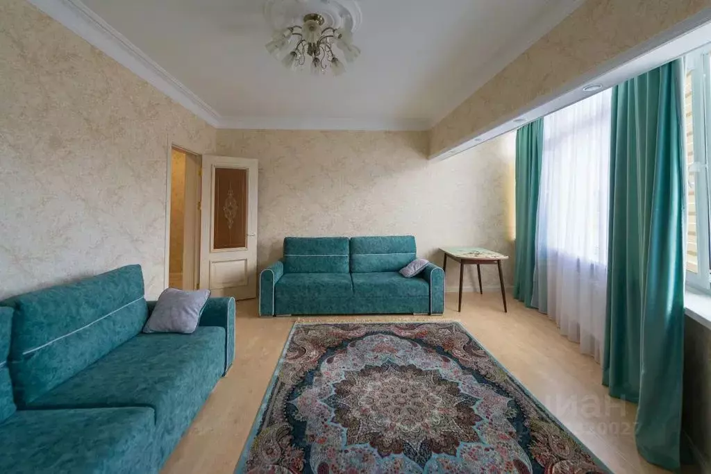 2-к кв. Дагестан, Махачкала ул. Времена Года, 15 (75.0 м) - Фото 1