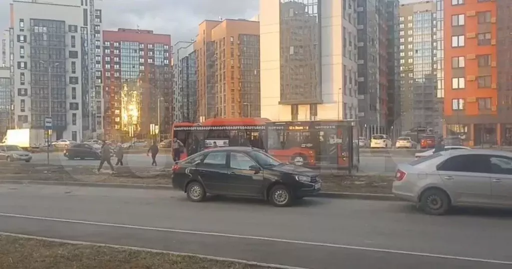 Торговая площадь 44м2 на высоком трафике на остано - Фото 1