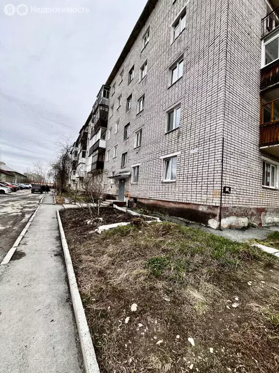 3-комнатная квартира: Асбест, улица Физкультурников, 40 (60 м) - Фото 0
