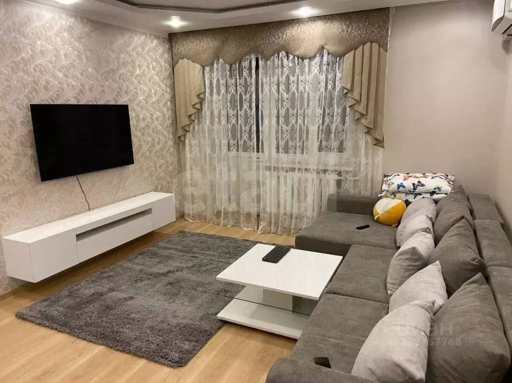 1-к кв. Тюменская область, Тюмень ул. Клары Цеткин, 61к2 (48.5 м) - Фото 0