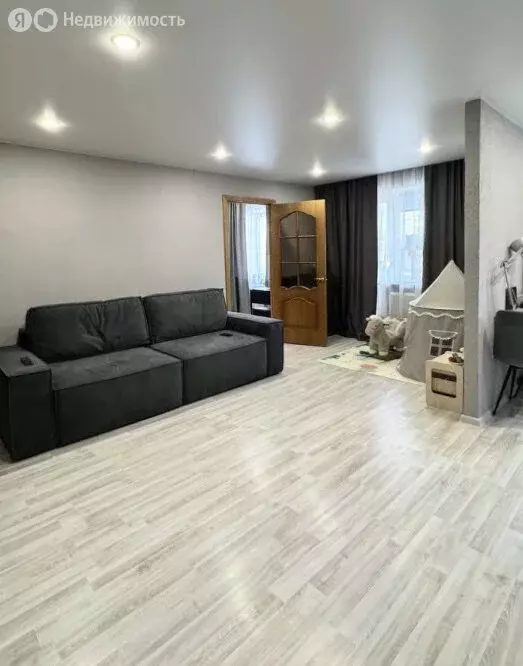 2-комнатная квартира: Екатеринбург, улица Бажова, 183 (43.5 м) - Фото 0