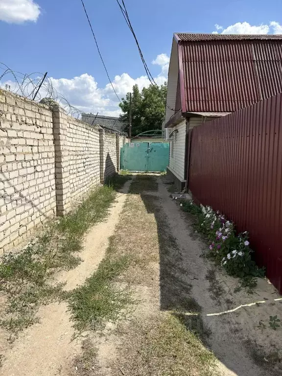 Дом в Волгоградская область, Волжский Садовод СНТ, ул. Малиновая (20 ... - Фото 0