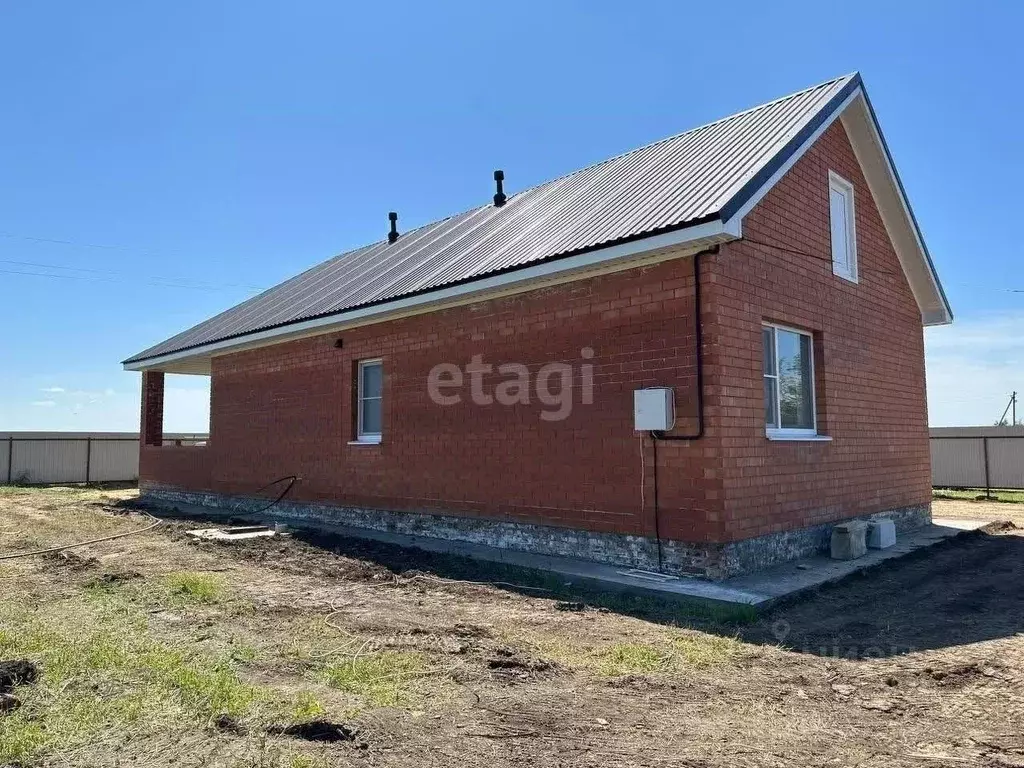 Дом в Краснодарский край, Ейский район, с. Кухаривка  (90 м) - Фото 0