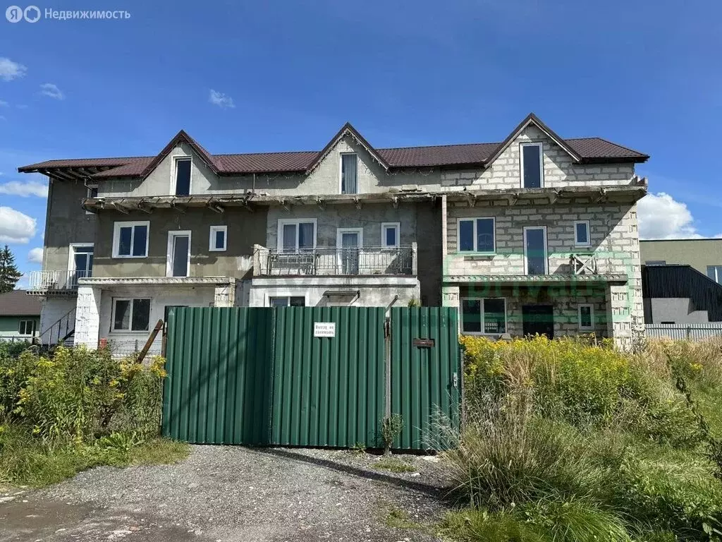 Дом в посёлок Луговое, Павлодарская улица (200 м) - Фото 1