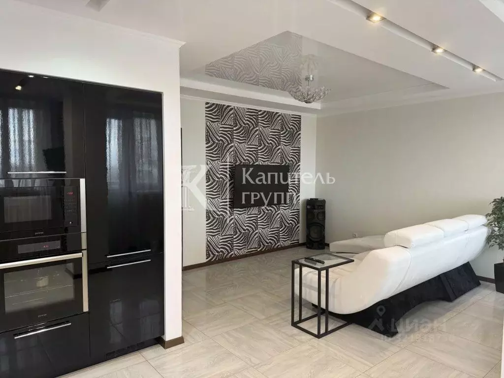 2-к кв. Тюменская область, Тюмень Пароходская ул., 4 (92.2 м) - Фото 1