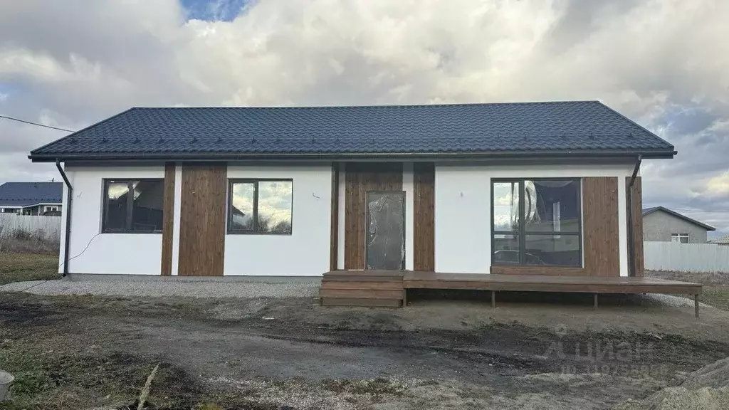 Дом в Свердловская область, Белоярский муниципальный округ, с. ... - Фото 1