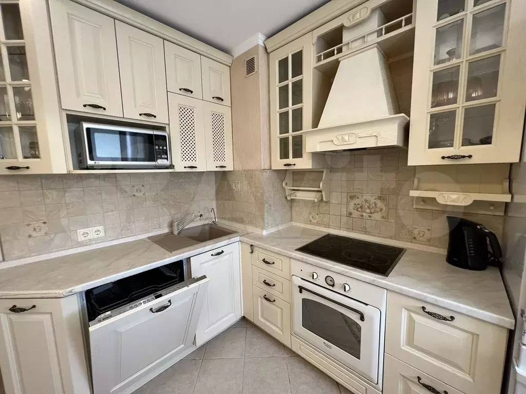 1-к. квартира, 40 м, 9/16 эт. - Фото 0