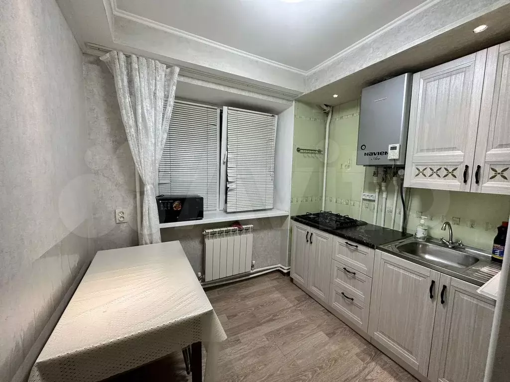 2-к. квартира, 50 м, 1/9 эт. - Фото 0